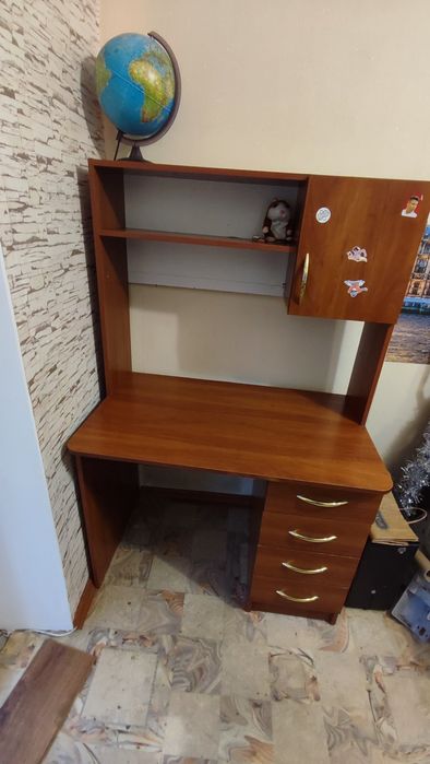 Компьютерный стол, для учебы, с выдвижными ящиками