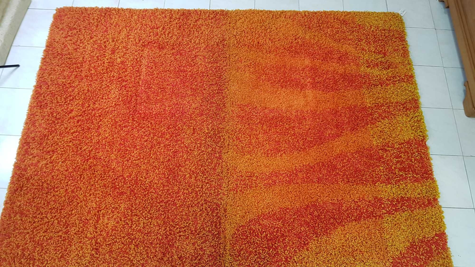 Conjunto 2 tapetes de pelo - cor de laranja - SUPER PREÇO!