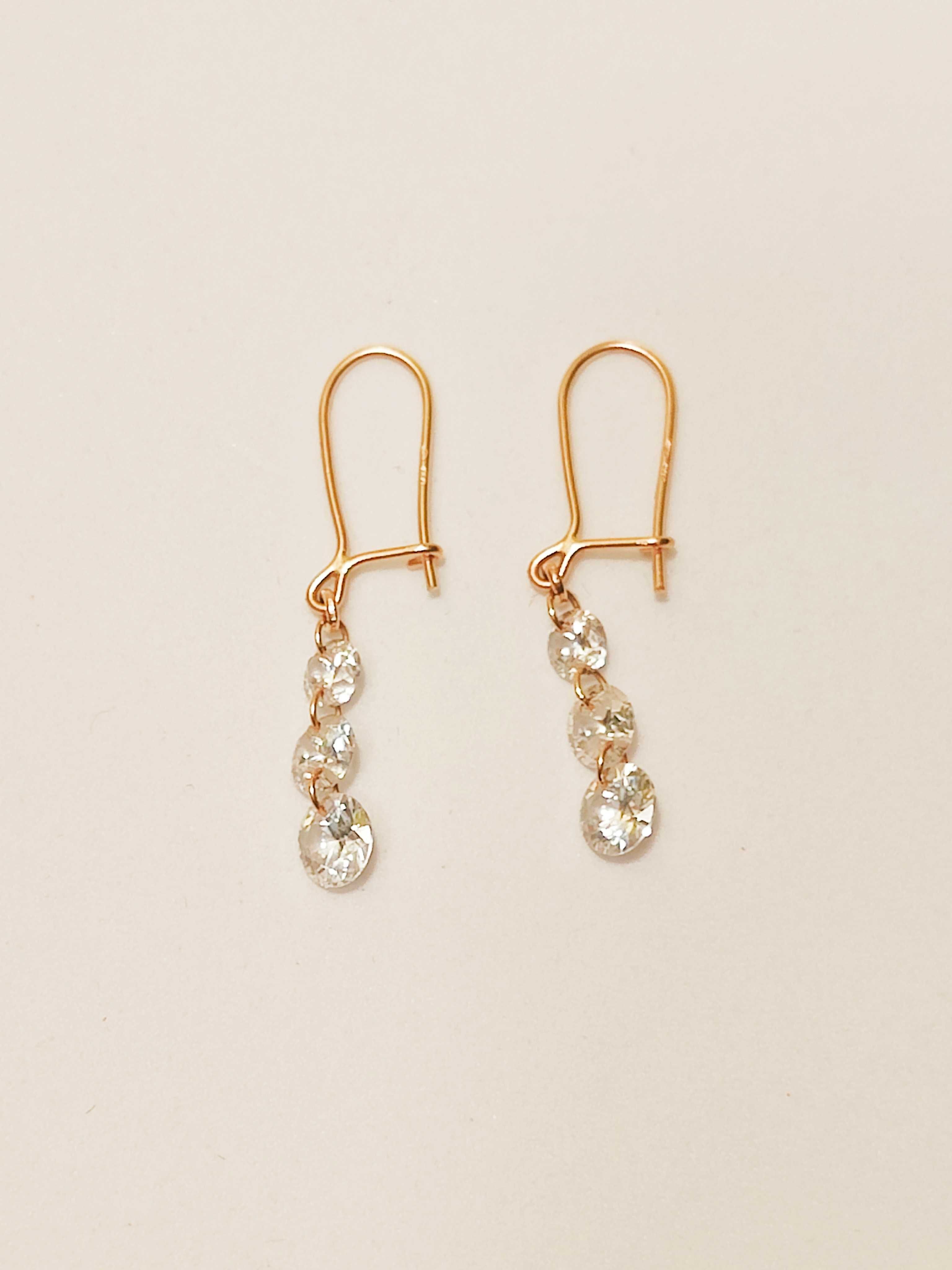 Brincos em ouro com zirconias