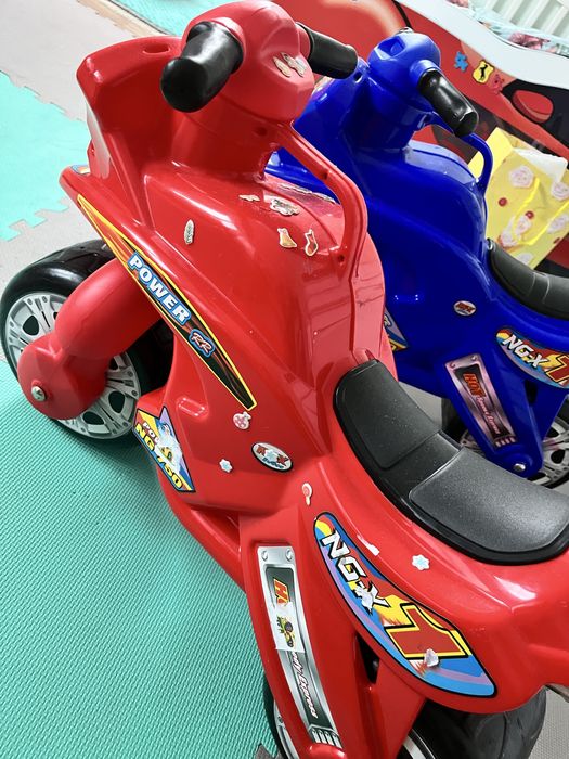 Motor dziecięcy  czerwony biegowy jeżdzik