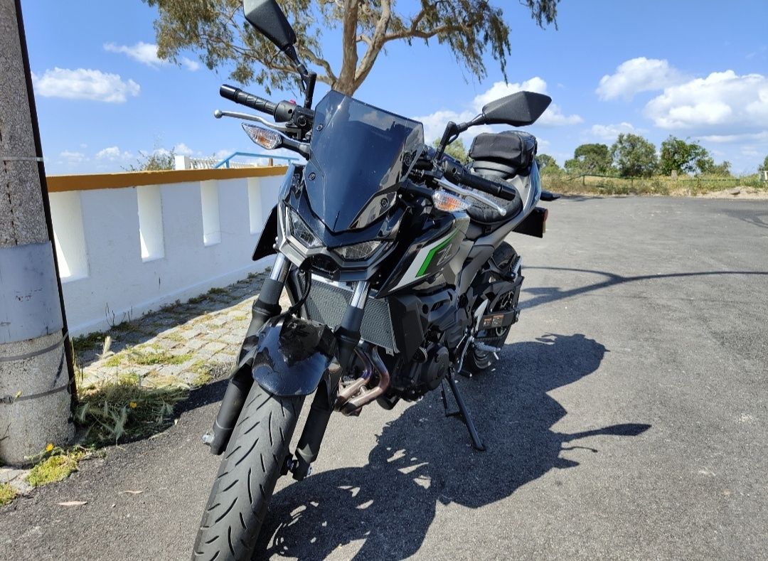 Kawasaki Z500 Nov. 2024 poucos kilómetros. Garantía até 2027