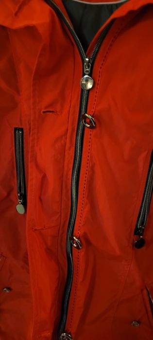 Mona czerwona kurtka przejściowa z kapturem rozmiar 50