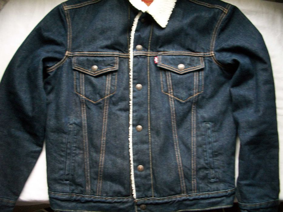 теплая джинсовая куртка Levis шерпа м плечи 52 см оригинал