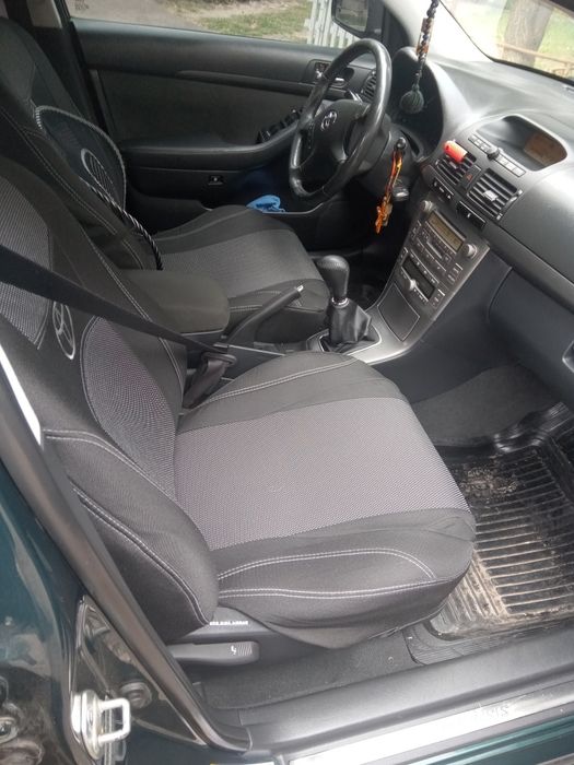 Продам тойоту авенсіс