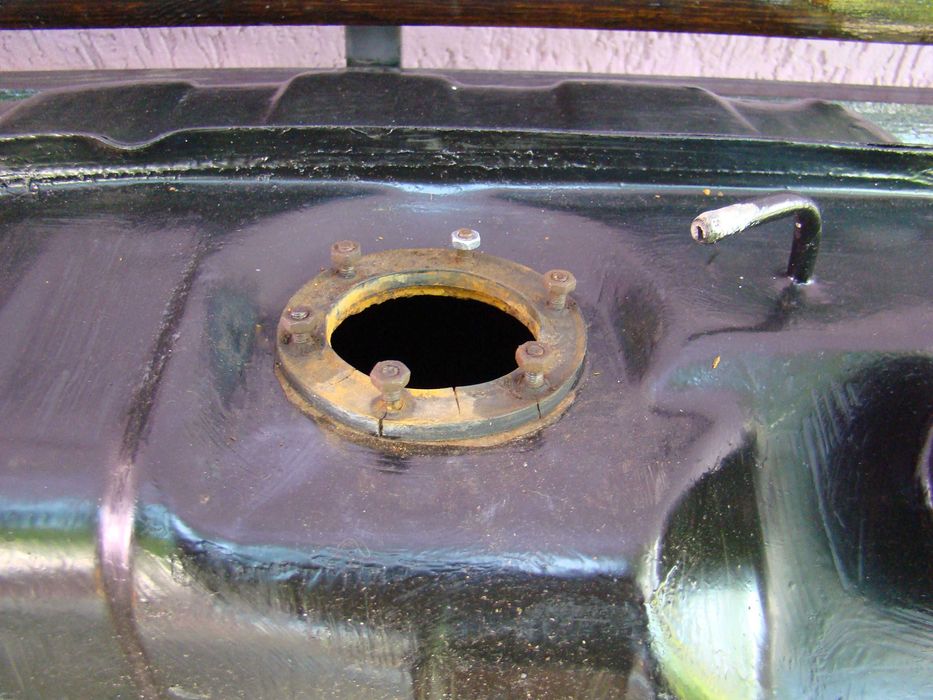 Бензобак автомобиля ВАЗ 2101-07.