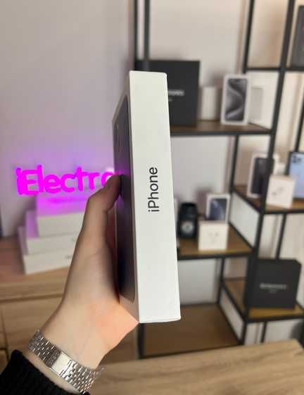 NEW iPhone 13 128GB + AirPods Pro 2