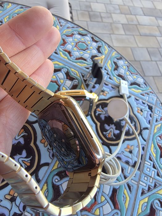 Apple Watch Series 8 45mm LTE Gold Stainless Steel