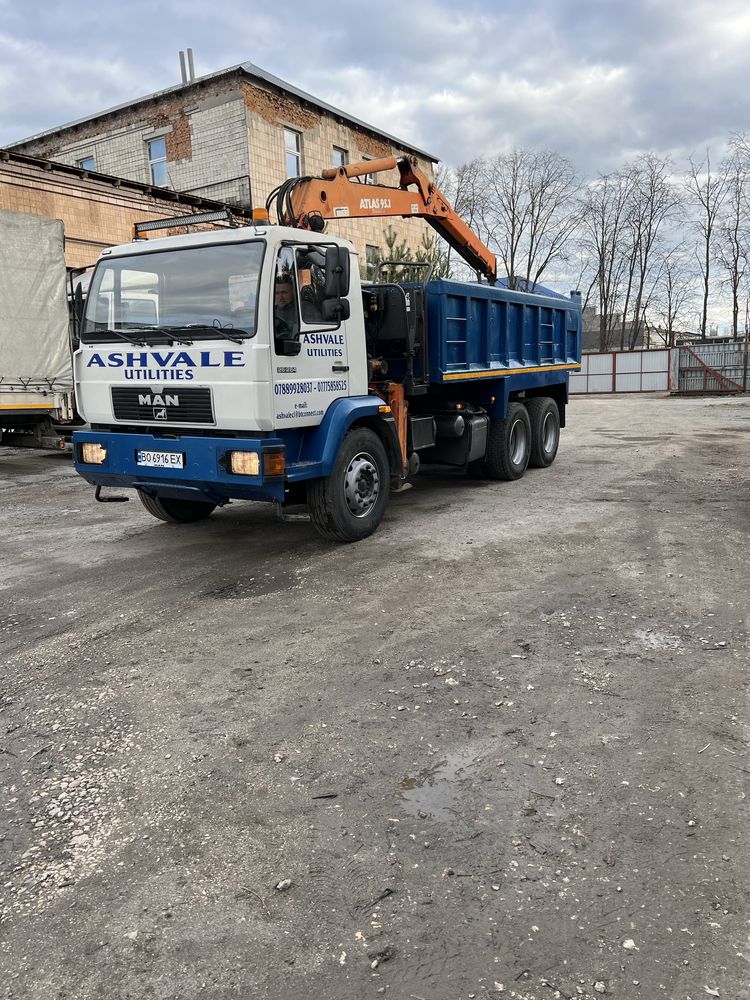 Man змамоскид з краном маніпулятором