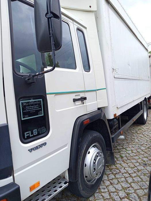 Camião Volvo FL6 12