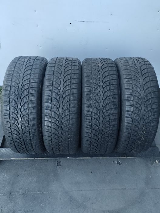 Продам шини 235/60R18