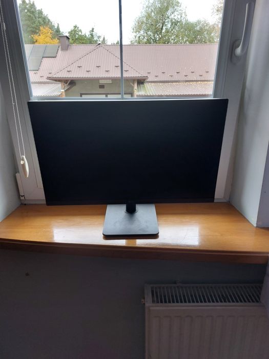 Monitor LG 23.8" IPS Full HD z bardzo wąskimi ramkami z trzech stron,