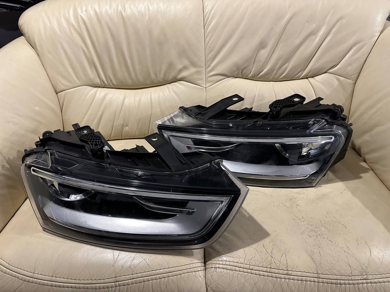 Lampa prawa Audi Q3 8U przed lift