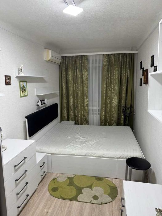 Продам 3х комнатную квартиру.  Шевченковский район. Метро 23 Августа.