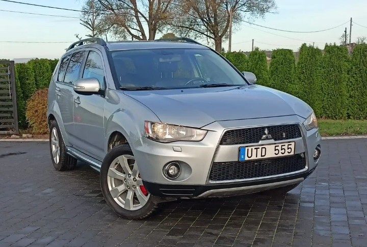 Mitsubishi Outlander 2.2 DI-D 4WD TC-SST Instyle