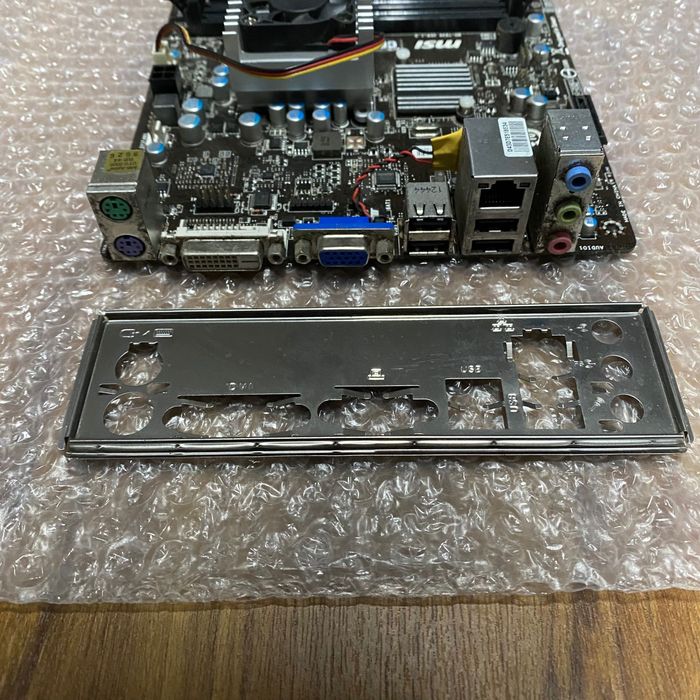 Motherboard MSI C847IS-P33