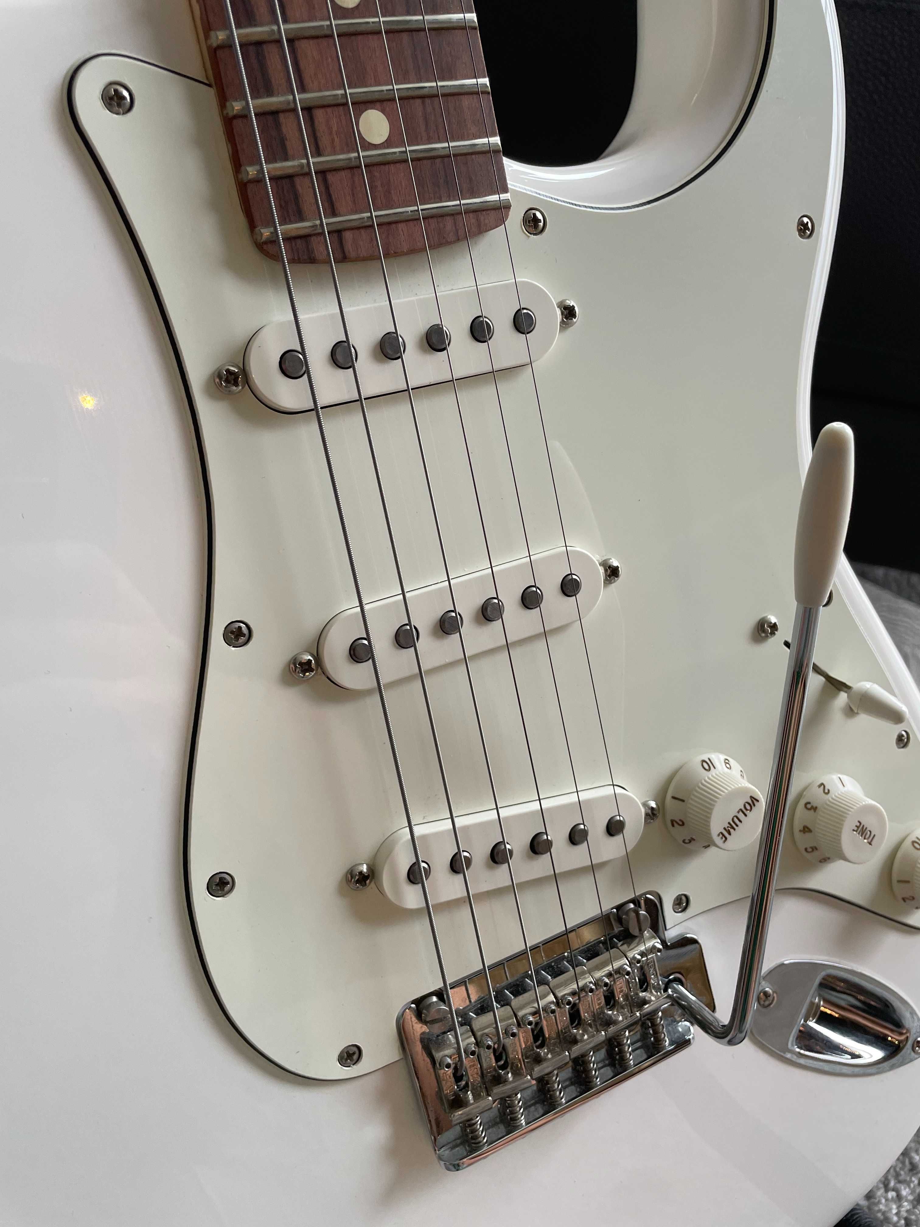 Gitara elektryczna Fender Player Stratocaster Pf Pwt
