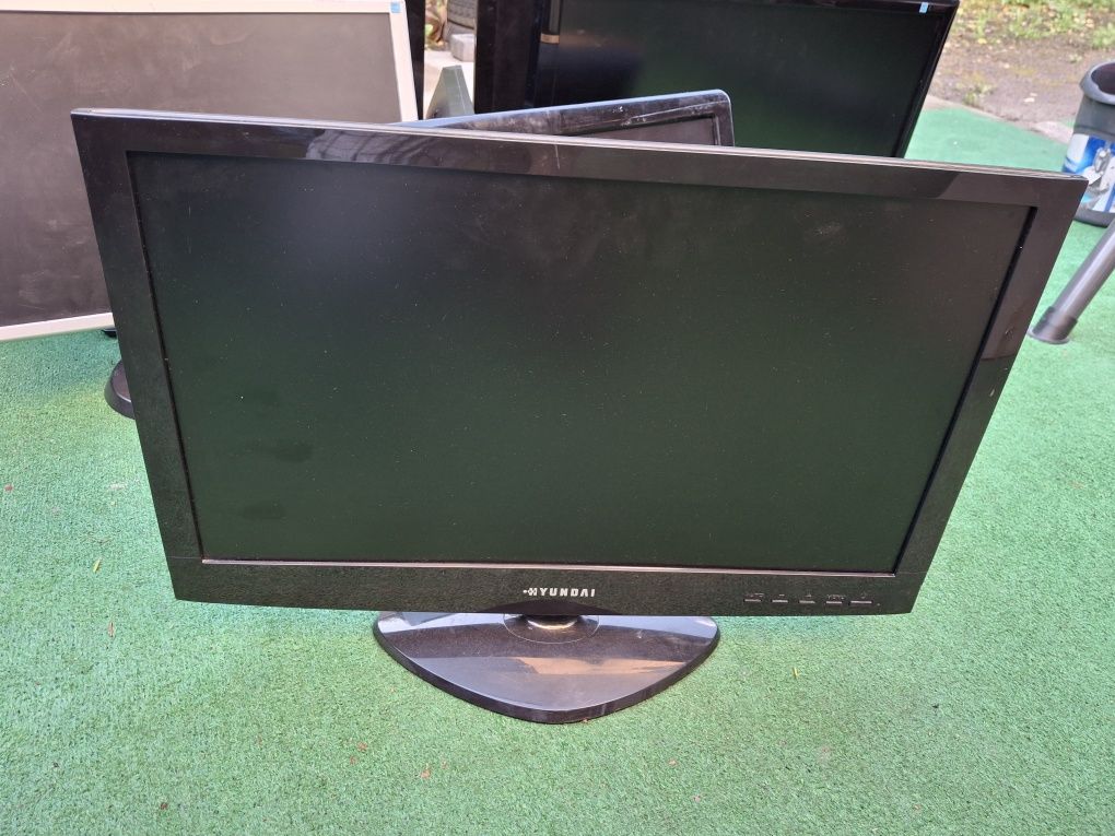 Monitory do komputera jeszcze sprawne