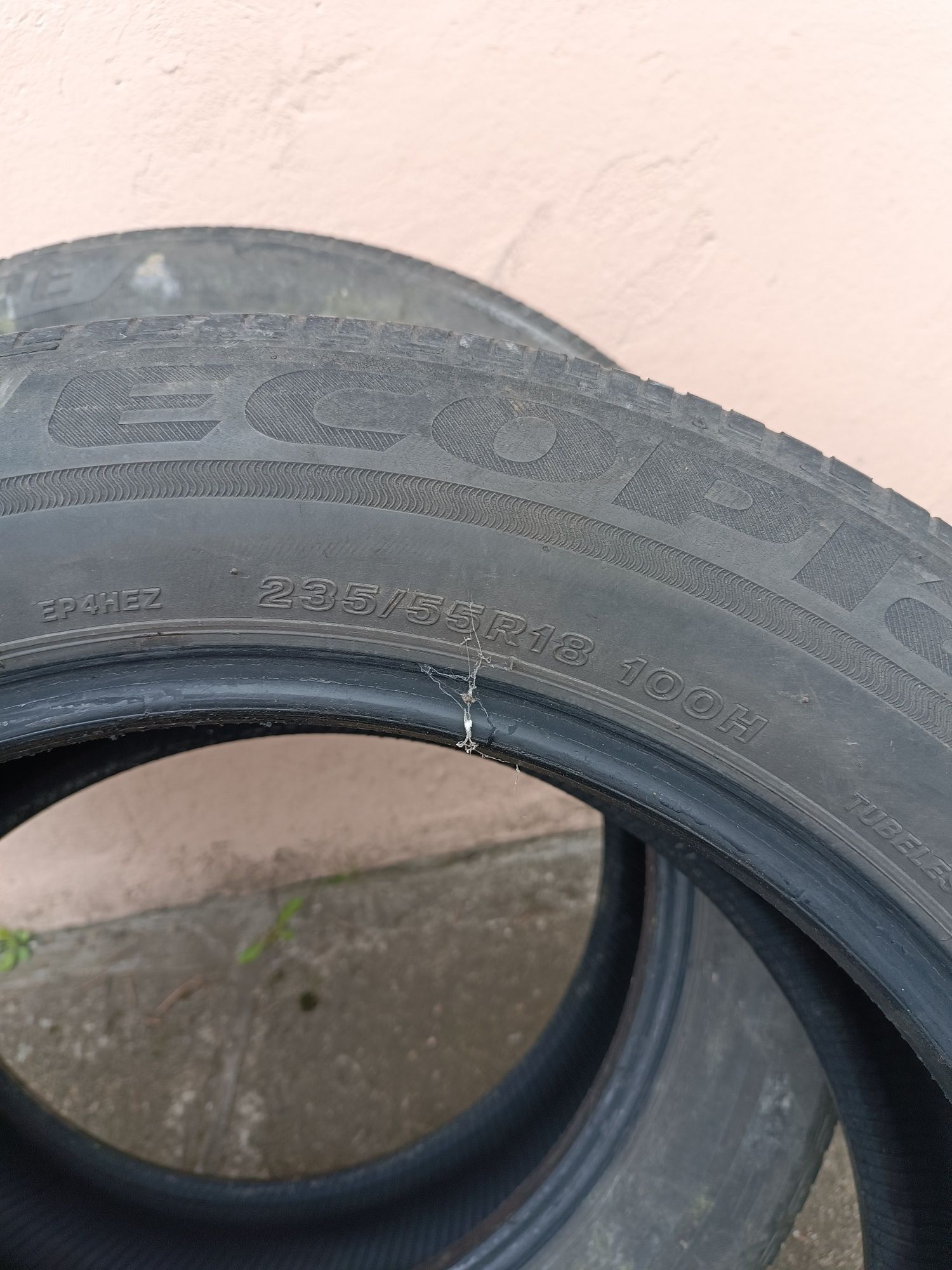 Opony Bridgestone 235/55/18 2 szt.