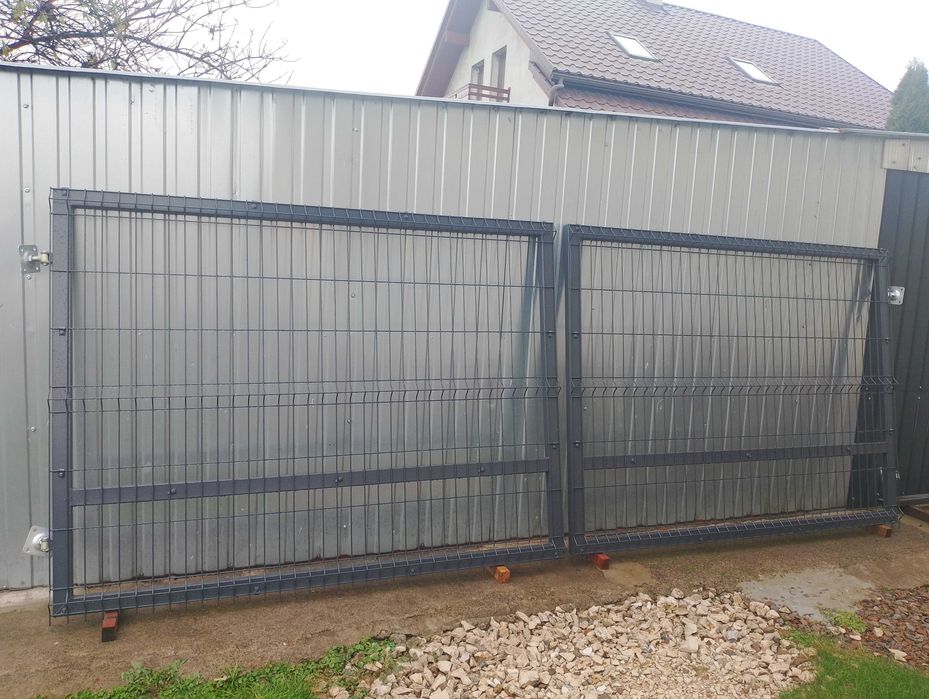 Brama panelowa dwuskrzydłowa