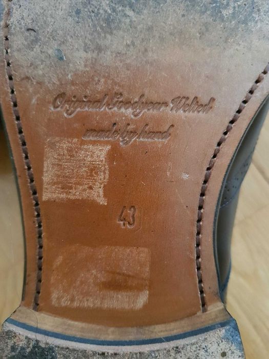 Sapatos com fivelas Made In tamanho 43