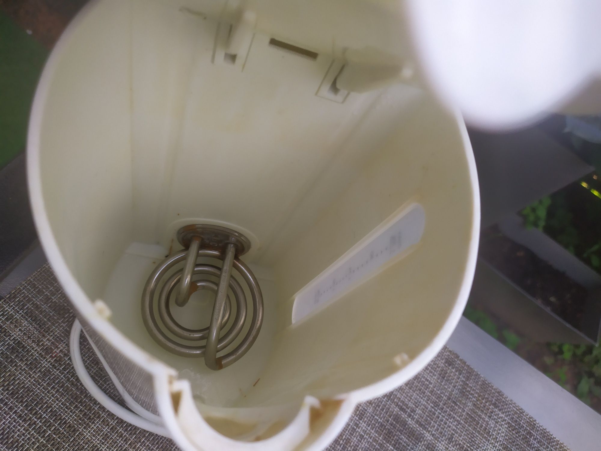 Biały czajnik elektryczny Clatronic 1,7 litra WK3331