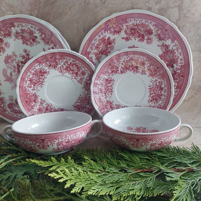 Dwie bulionowki i spodki z renomowanej wytwórni Villeroy &Boch Fasan