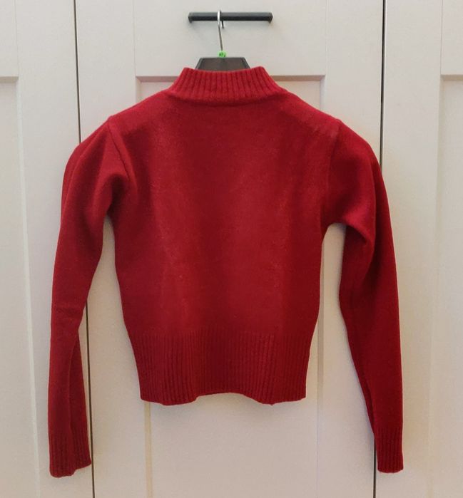 Krótki sweter sweterek TATUUM rozmiar S zgaszona czerwień 100% wełna