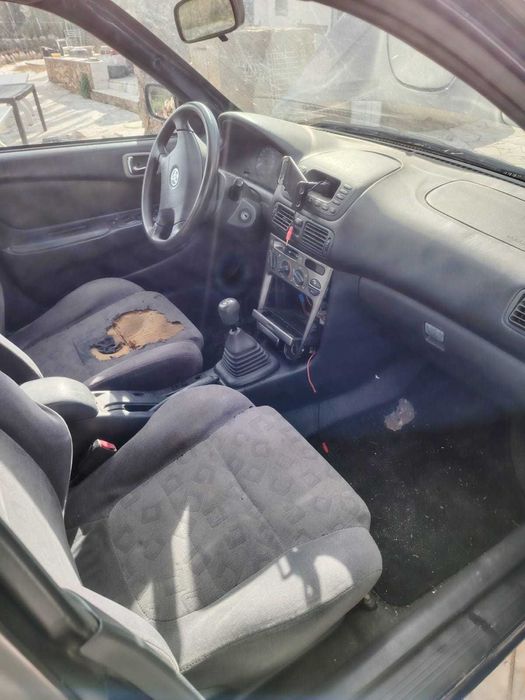 Toyota Corolla 1.3 vvti 2001 para peças
