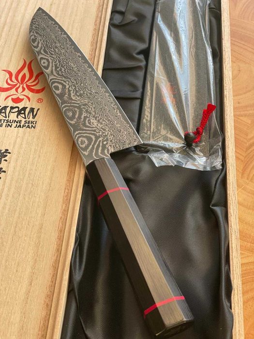 Nóż kuchenny KANETSUNE SEKI Namishibuki SG-2  Santoku 18cm+Saya KC-813