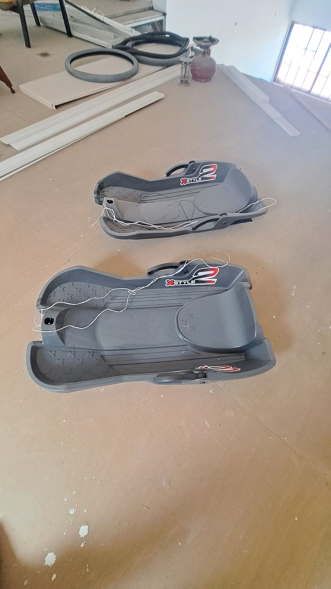 Vendo 2 trenós- Usados