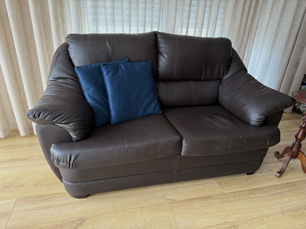 Sofa Castanho Sanci D’Italia + Mesa de Apoio