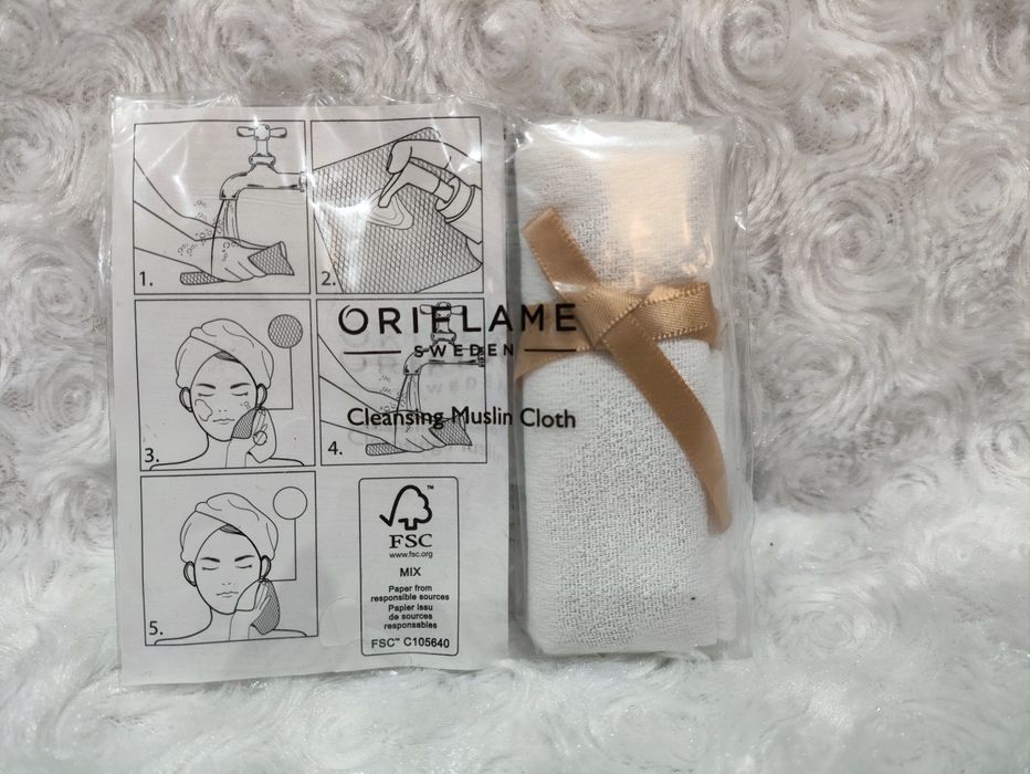 Oriflame - muślinowa ściereczka do twarzy