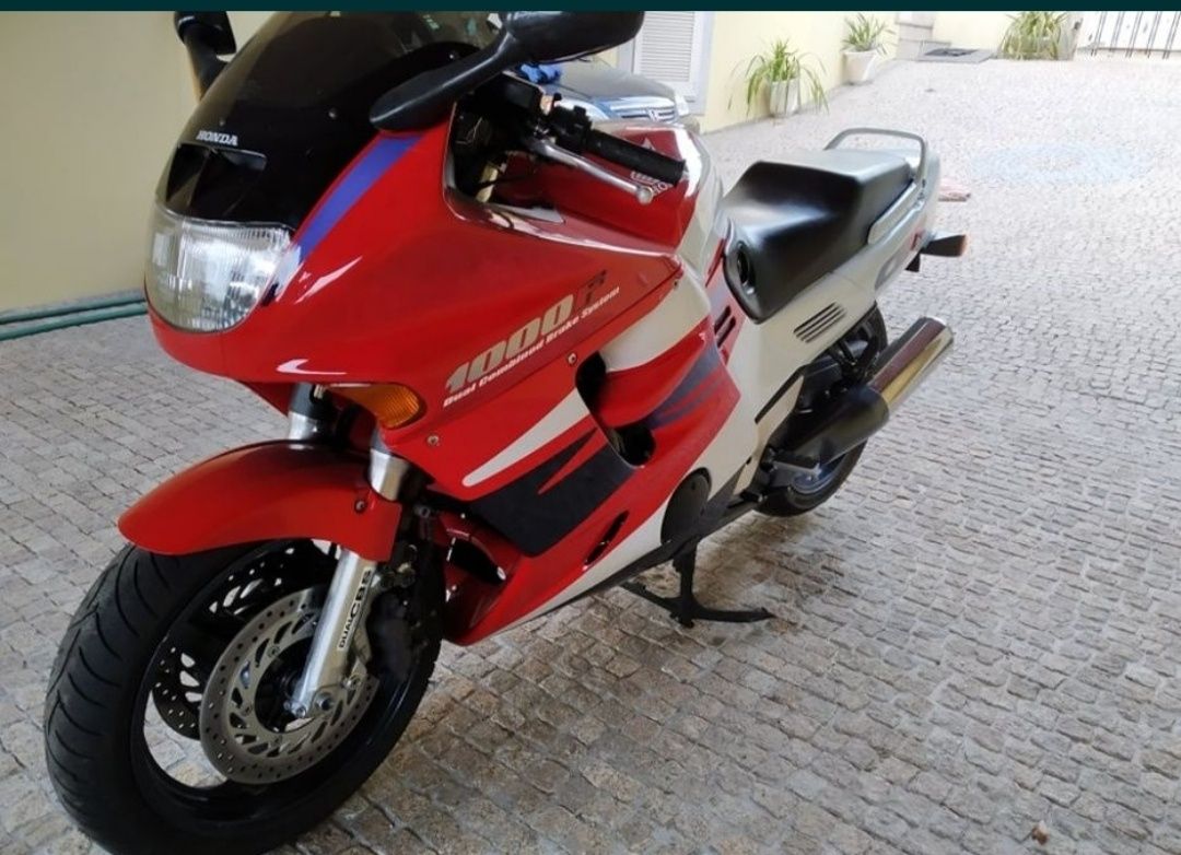 Honda CBR 1000 F