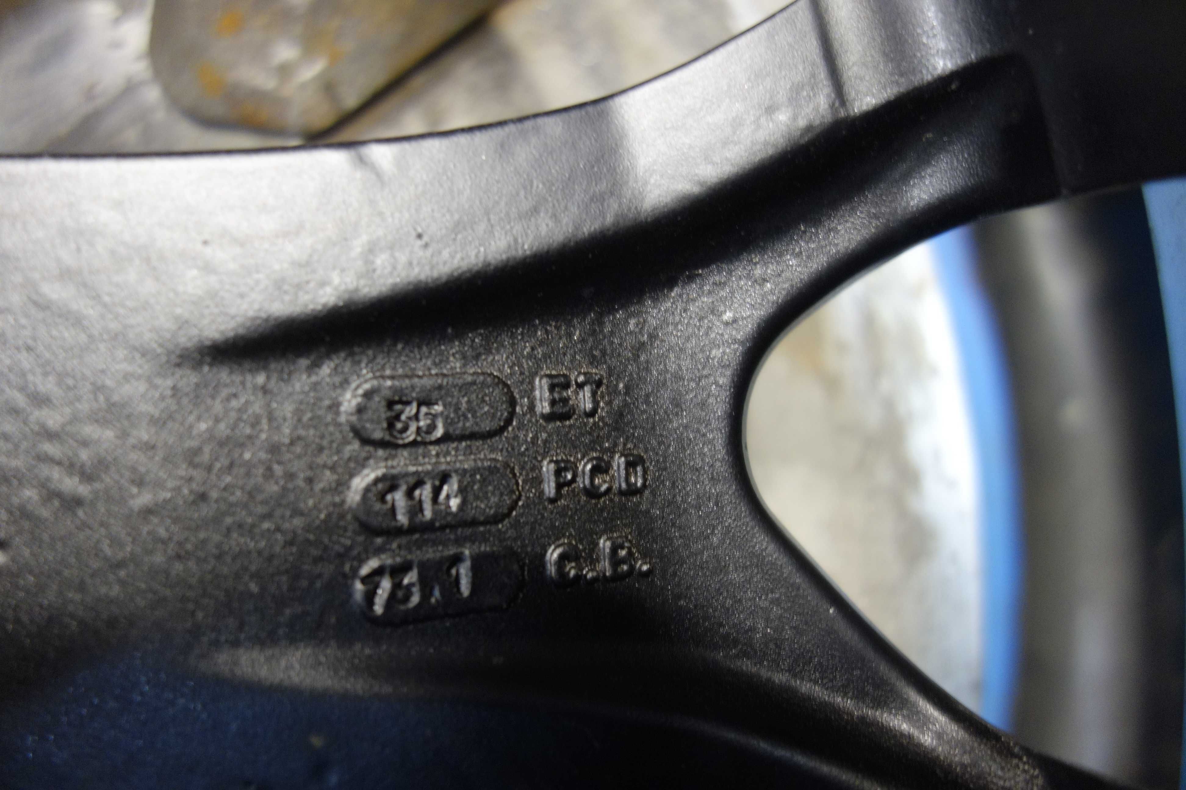 Alufelgi DESING 22" 5x114,3 Maserati Kia Czarny + Poler 686