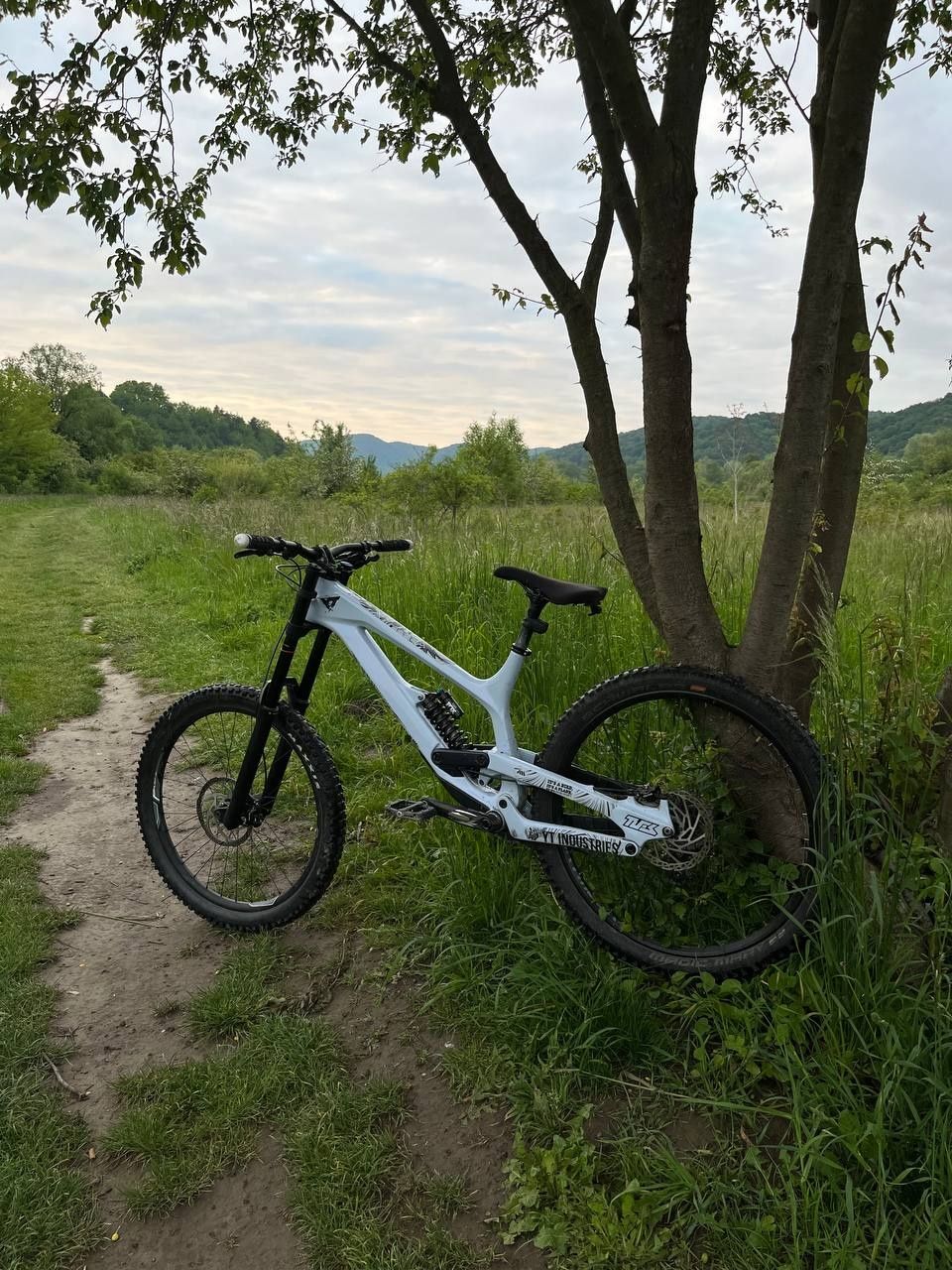 Sprzedam ramę YT Tues cf XL