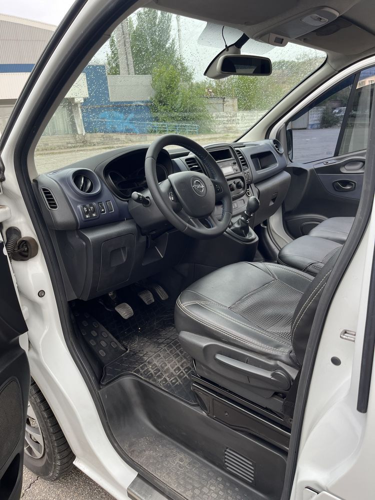 Opel Vivaro 1.6 дизель