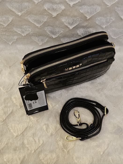 Czarna Piekna Torebka tłoczona w ponadczasowy krokodyli  wzór. Nowa!