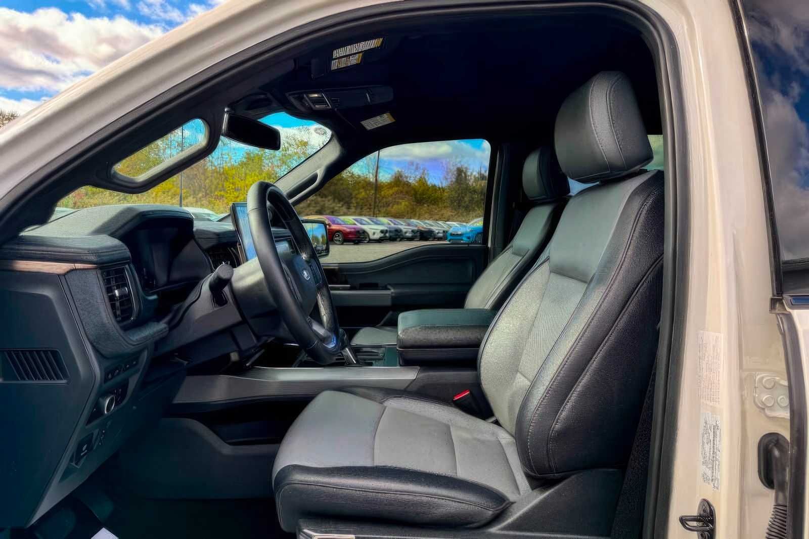 2023 Ford F-150 Lightning Lariat