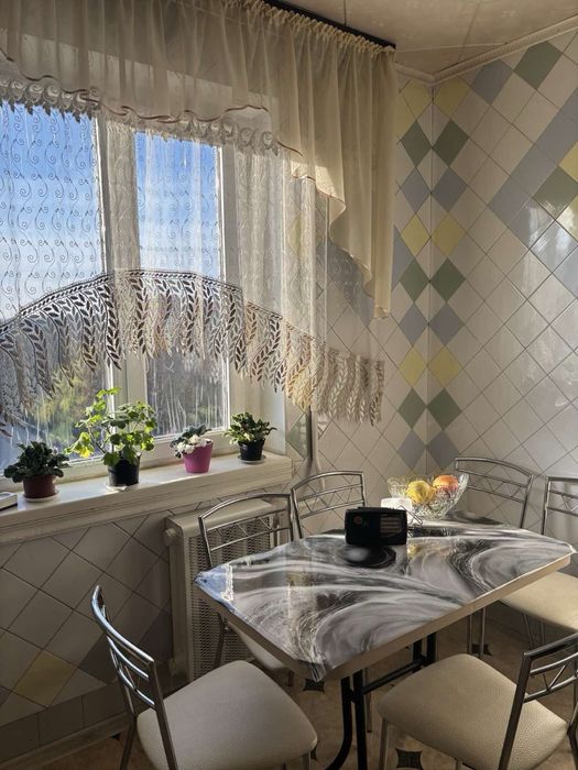 Продаж 4х кімнатної квартири з гарним видом