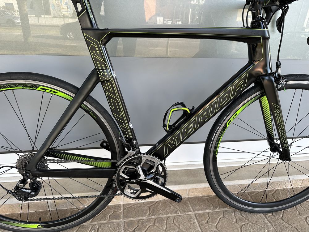 Bicicleta de estrada Merida Reacto em carbono