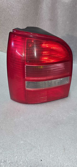 Lampa lewy tył Audi A4 B5 Kombi Lift