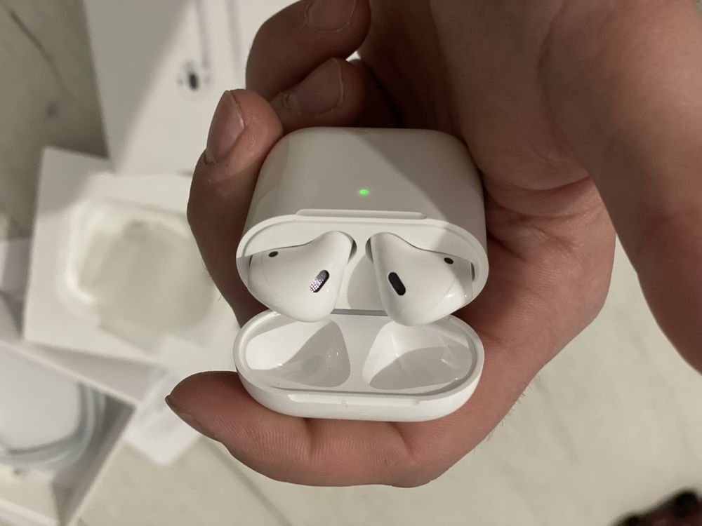 Продам ТЕРМІНОВОAir pods 2