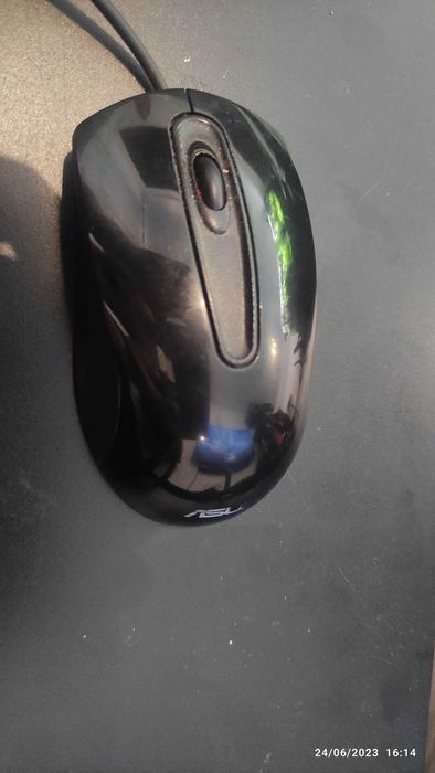 Desktop Asus I7 870 4Gb Ram + monitor + teclado + rato