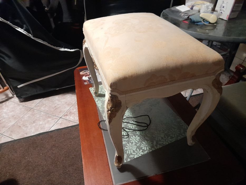 Podnóżek/ taboret zdobiony