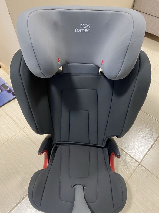 Автокрісло Britax romer kidfix 2 R (15-36 кг)