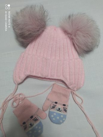 Продам зимову дитячу шапочку  з помпонами+ рукавички
