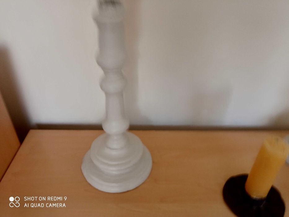 Par de castiçais rústicos de madeira