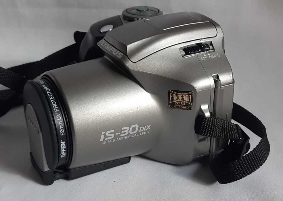 Пленочный зеркальный фотоаппарат Olympus IS-30 DLX.