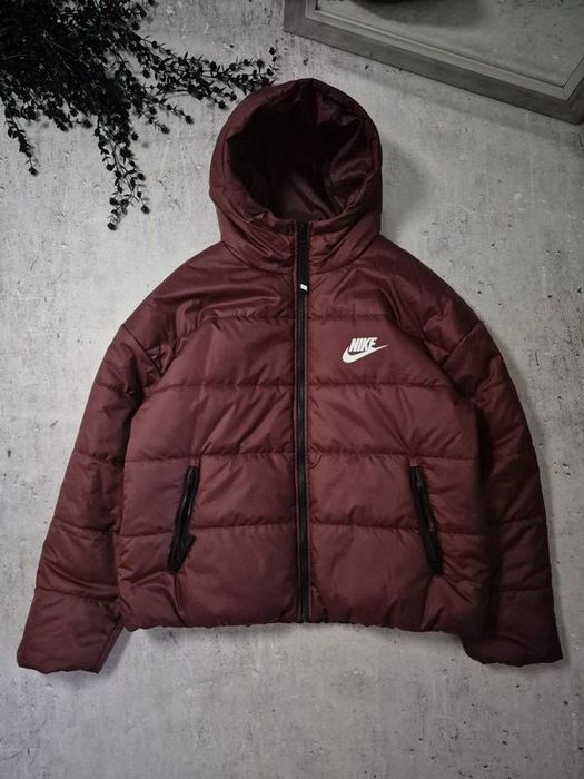 Nike therma fit kurtka damska puffer brązowa swoosh L boxy