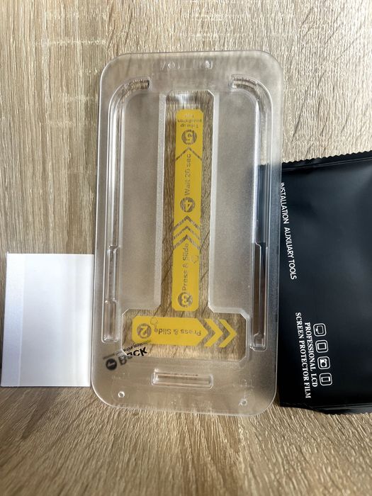 Dobrej jakości szkło do iPhone 13 2 szt